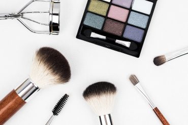 Building a Beauty Routine: How to Look Your Best All Day