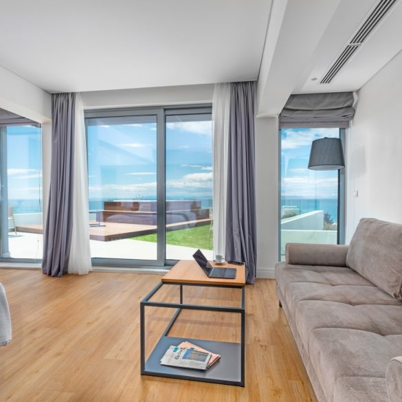 Unwind and Relax at Beachfront Hotels in Athens this Holiday Season