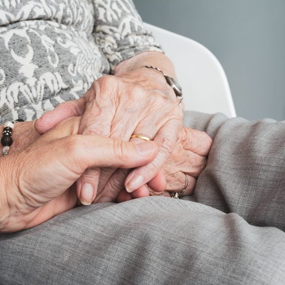 How do you qualify for a live-in carer?