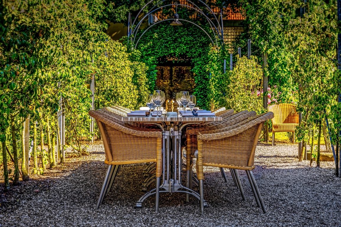 How to Make the Most of Al Fresco Dining at Home