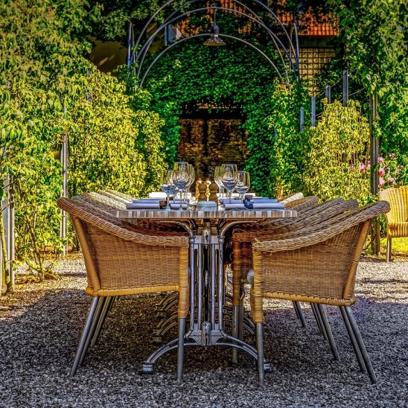 How to Make the Most of Al Fresco Dining at Home