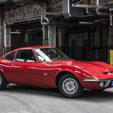 What Women Need to Know About Car Finance in 2025