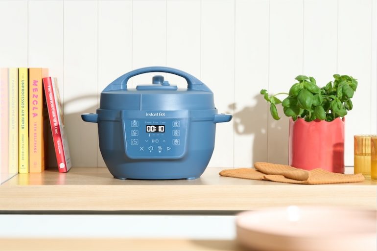 A Splash of Colour in My Kitchen