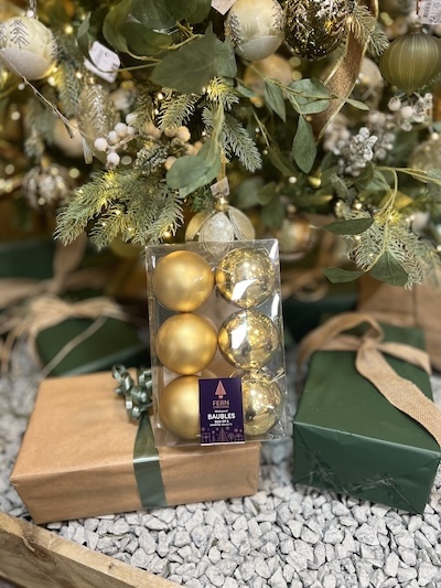 From Glam to Gingerbread: Christmas Themes to Suit Every Style